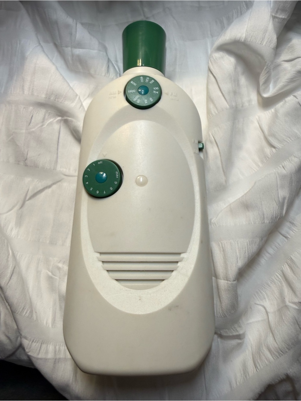 Avon RADIO Novelty looks like a Skin-So-Soft Bath Oil Bottle Does NOT contain oi